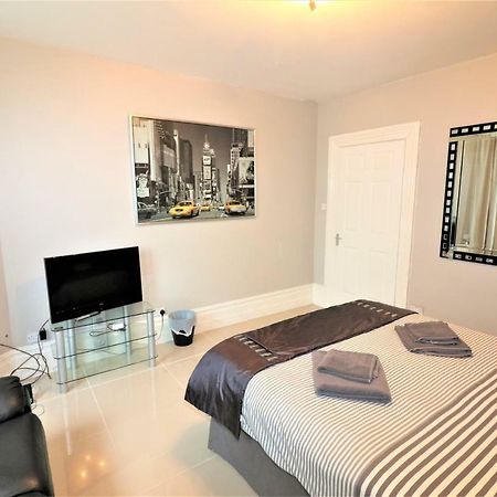 Marley Mansion Apartments - Borough Бёкенхэд Экстерьер фото